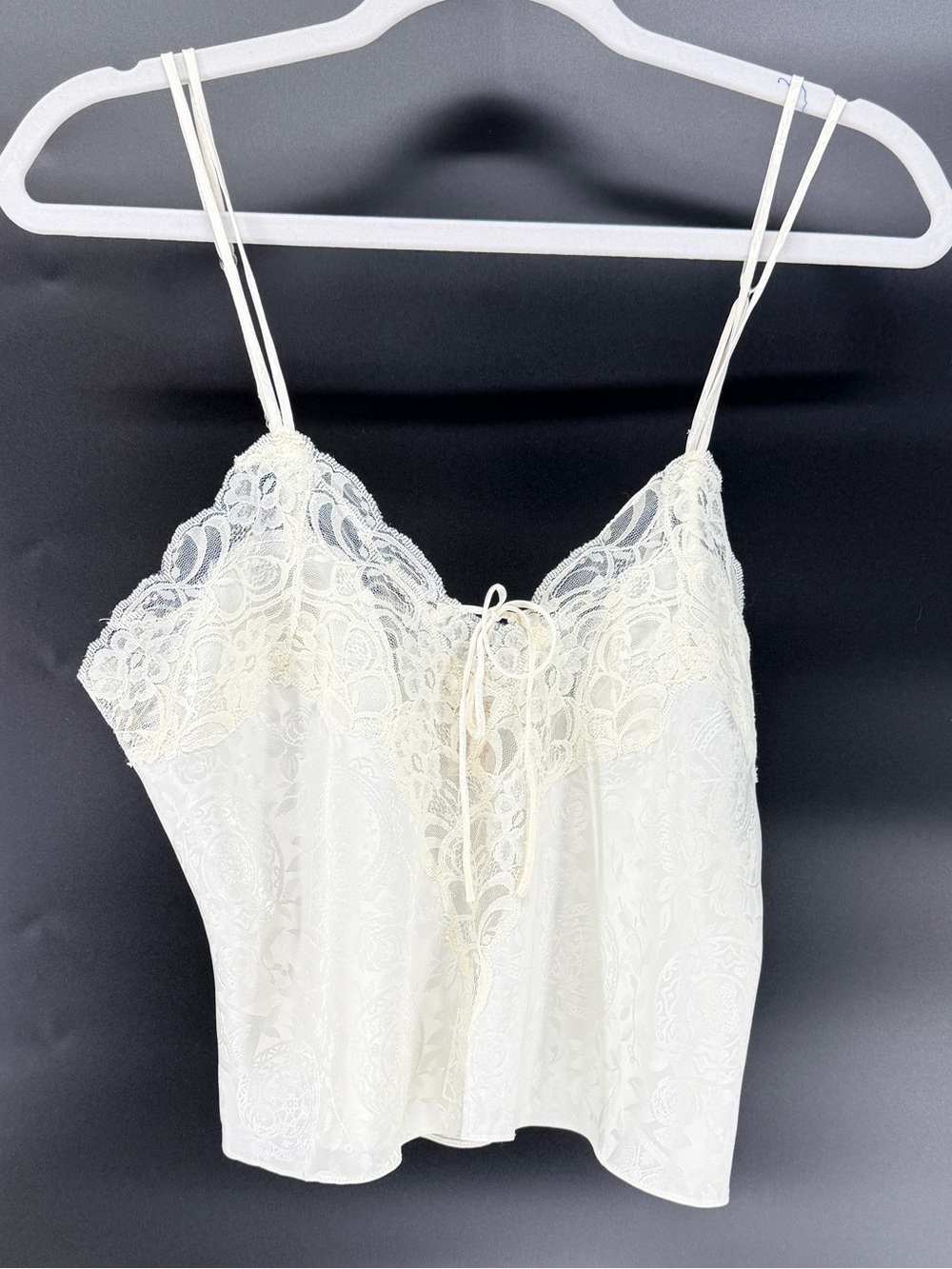 Vintage Victoria’s Secret Ivory Satin Jacquard Lace Cami Y2K Coquette